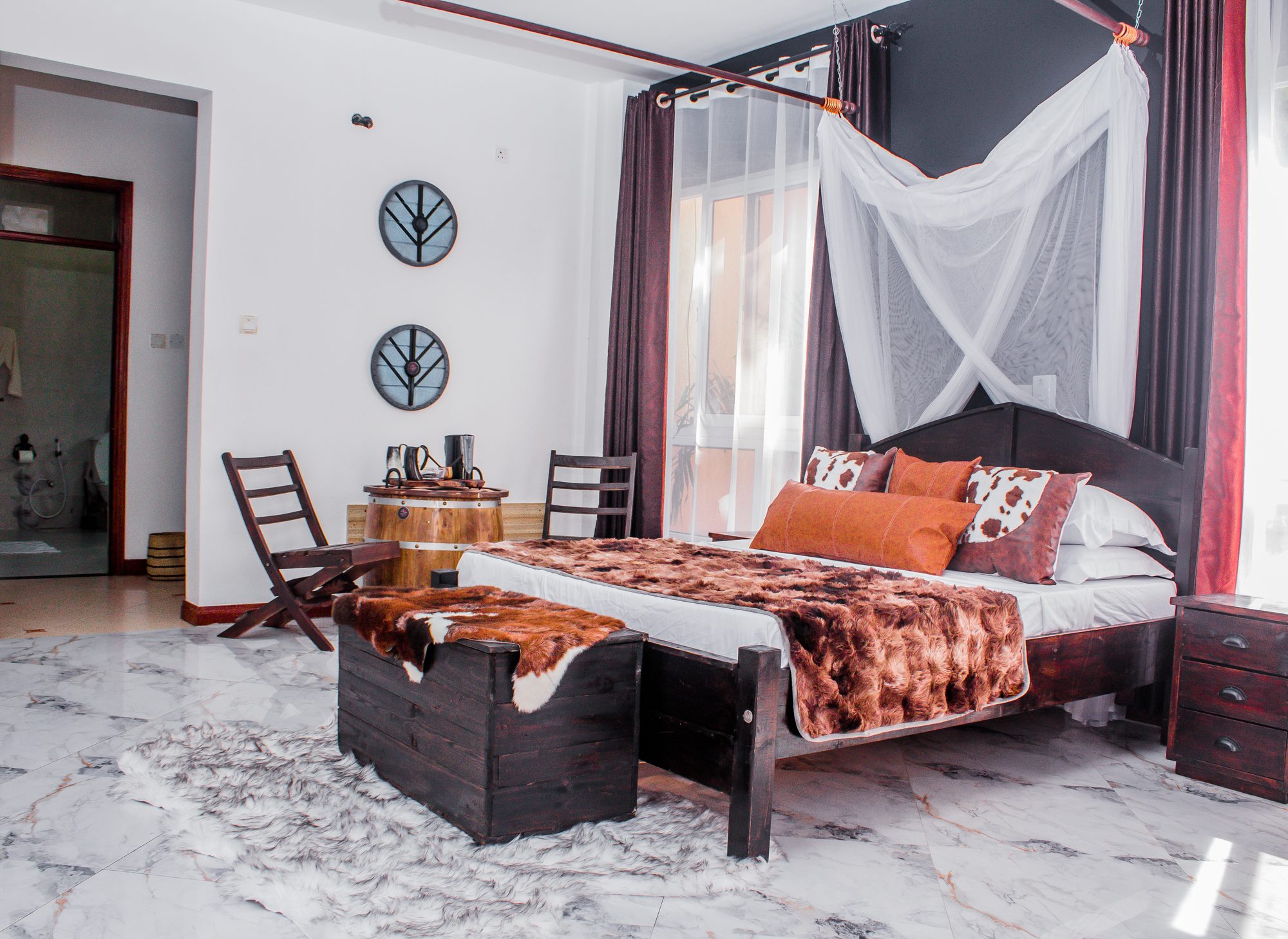 King Ragnar’s Quarters · bed and chest