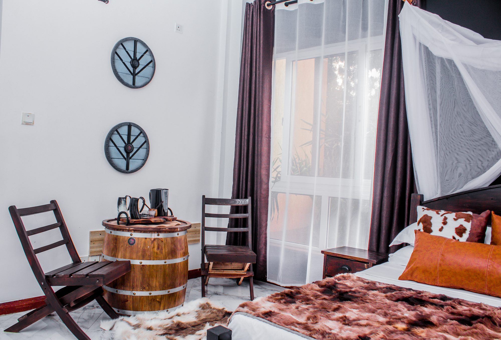 King Ragnar’s Quarters · barrel table